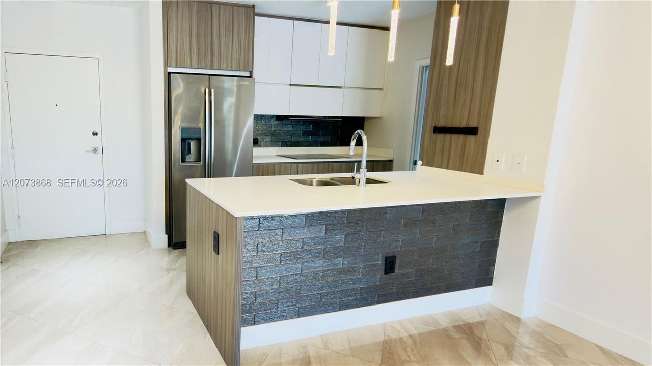For Sale: $810,000 (2 beds, 2 baths, 1168 Square Feet)