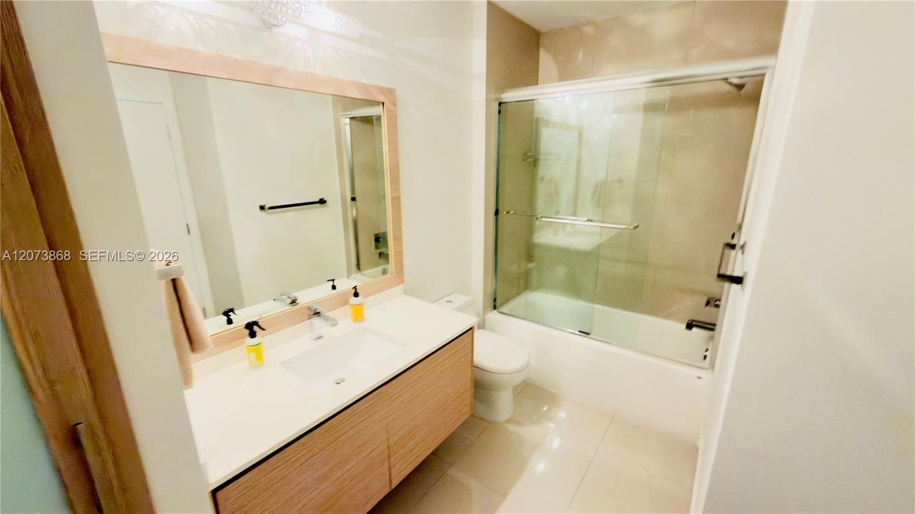 For Sale: $810,000 (2 beds, 2 baths, 1168 Square Feet)