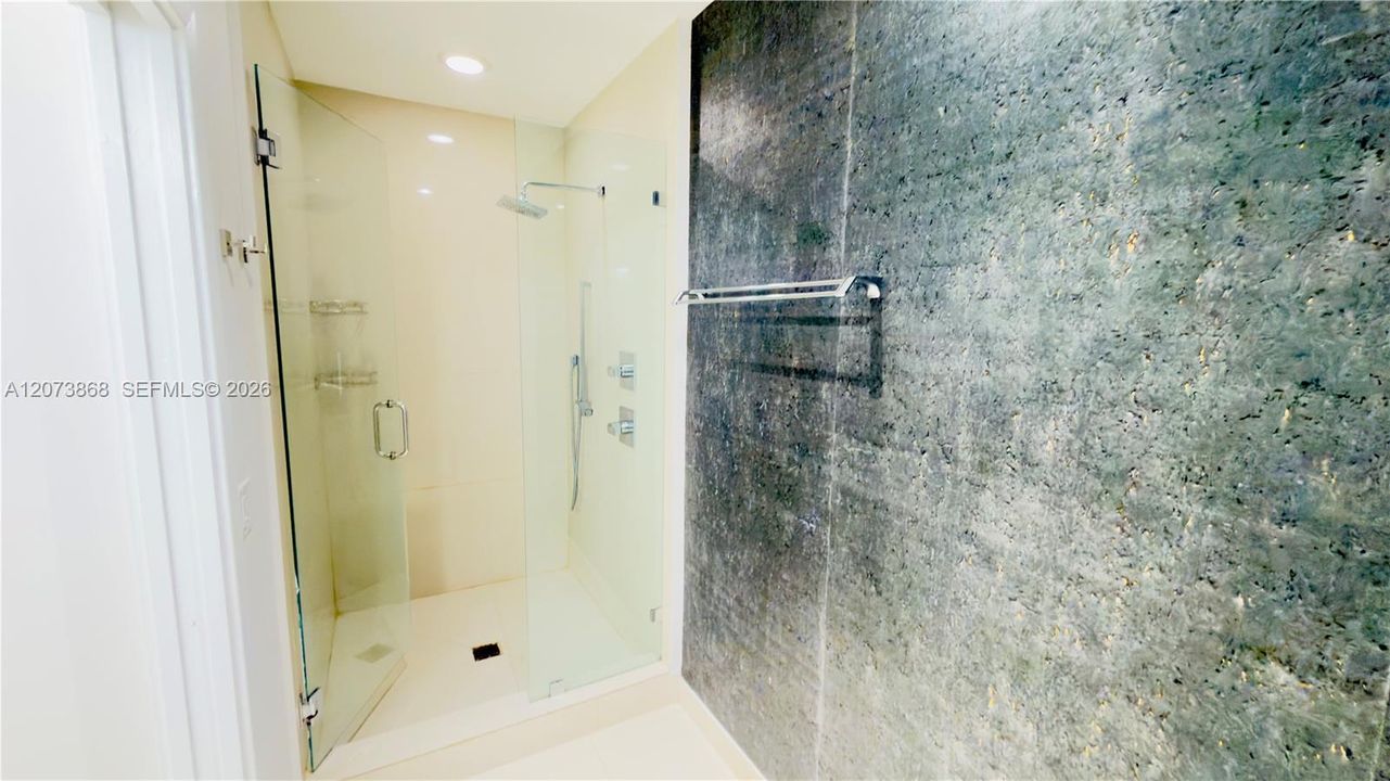 For Sale: $810,000 (2 beds, 2 baths, 1168 Square Feet)