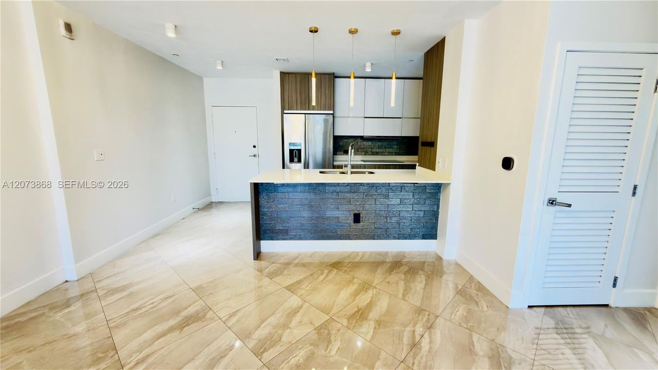 For Sale: $810,000 (2 beds, 2 baths, 1168 Square Feet)