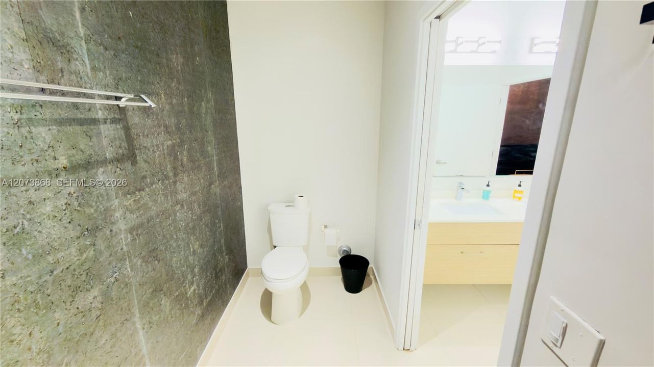 For Sale: $810,000 (2 beds, 2 baths, 1168 Square Feet)