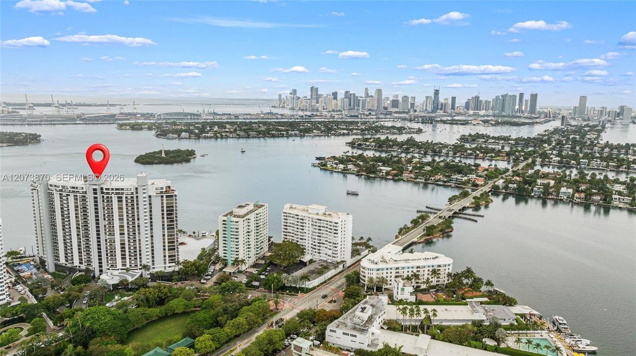 На продажу: $3,250,000 (2 спален, 2 ванн, 1778 Квадратных фут)