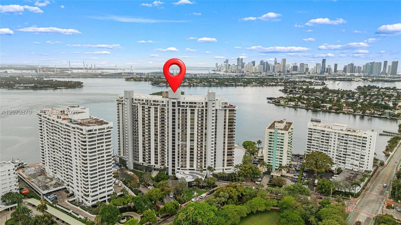 На продажу: $3,250,000 (2 спален, 2 ванн, 1778 Квадратных фут)
