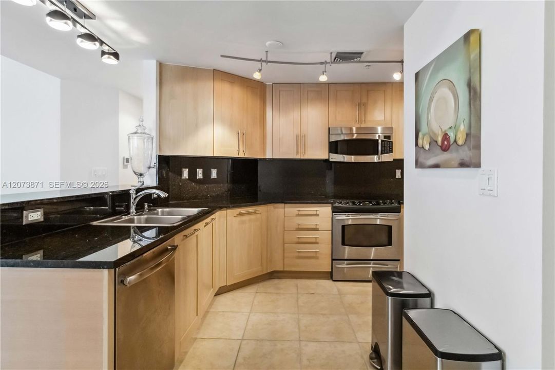 For Rent: $3,400 (2 beds, 2 baths, 1379 Square Feet)