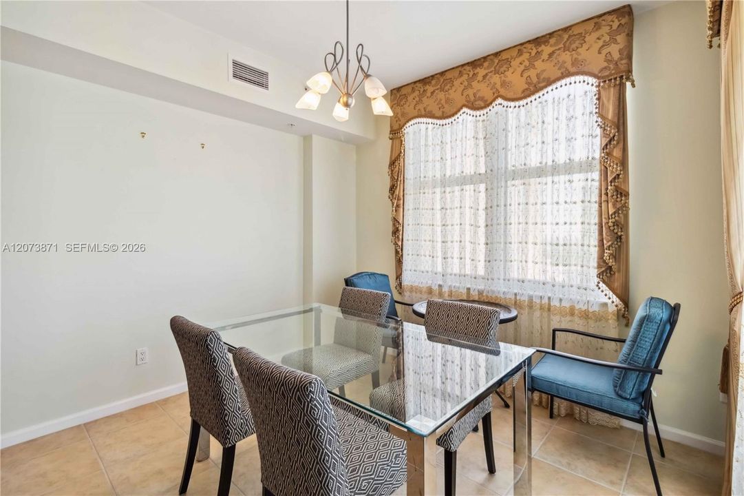 For Rent: $3,400 (2 beds, 2 baths, 1379 Square Feet)
