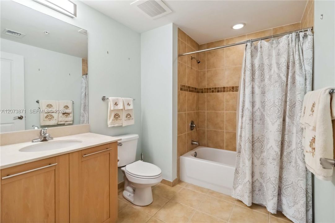 For Rent: $3,400 (2 beds, 2 baths, 1379 Square Feet)
