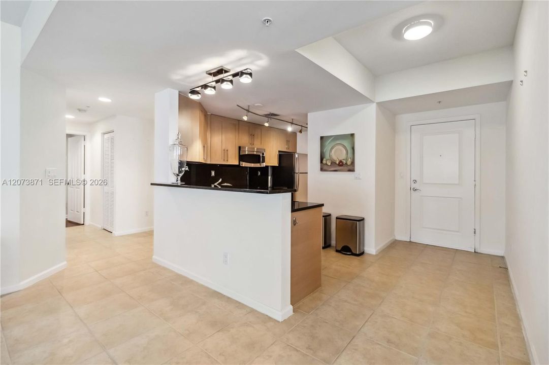 For Rent: $3,400 (2 beds, 2 baths, 1379 Square Feet)