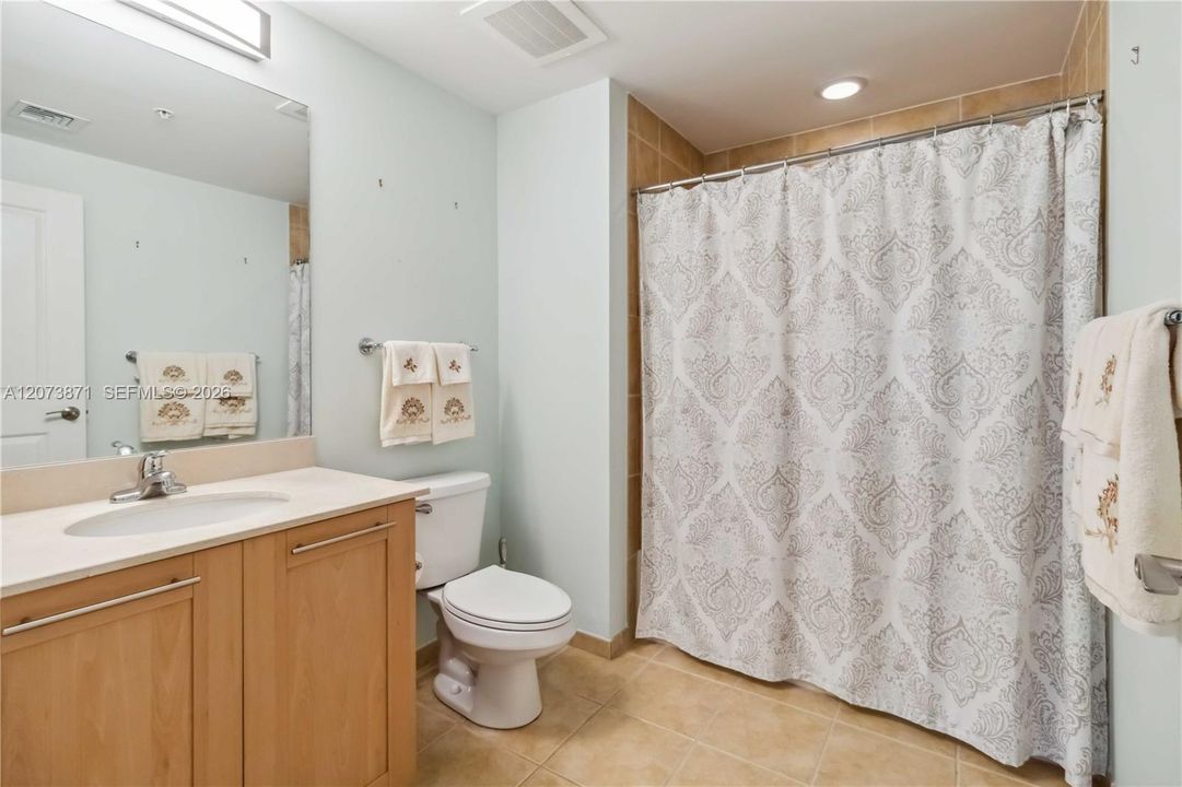 For Rent: $3,400 (2 beds, 2 baths, 1379 Square Feet)