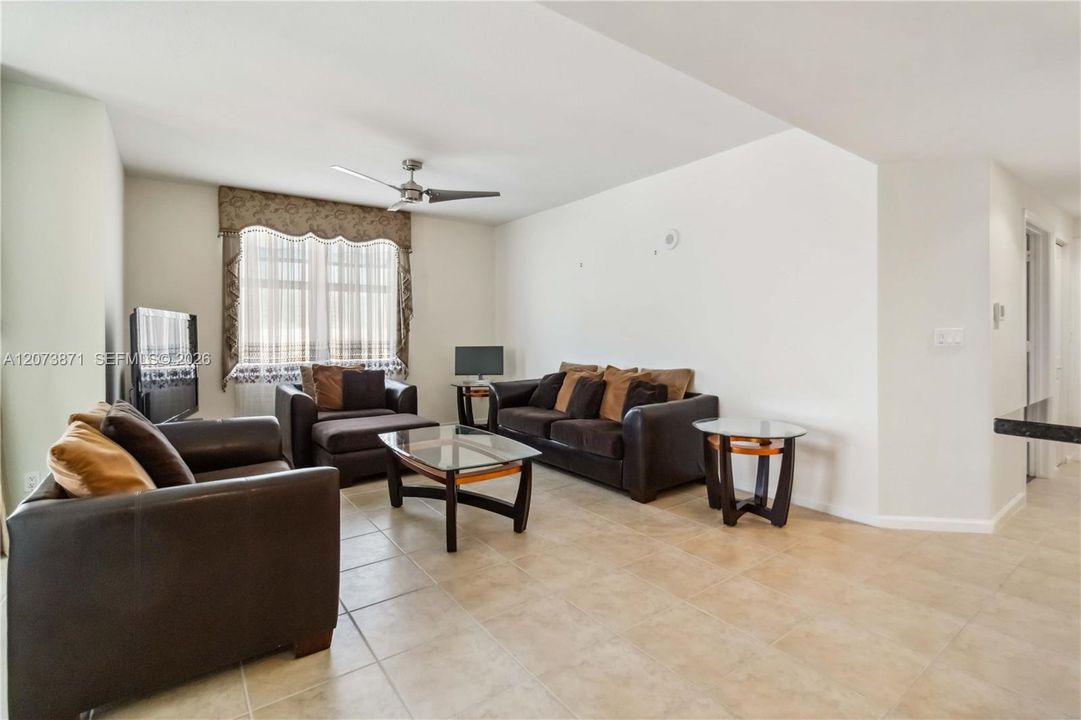 For Rent: $3,400 (2 beds, 2 baths, 1379 Square Feet)