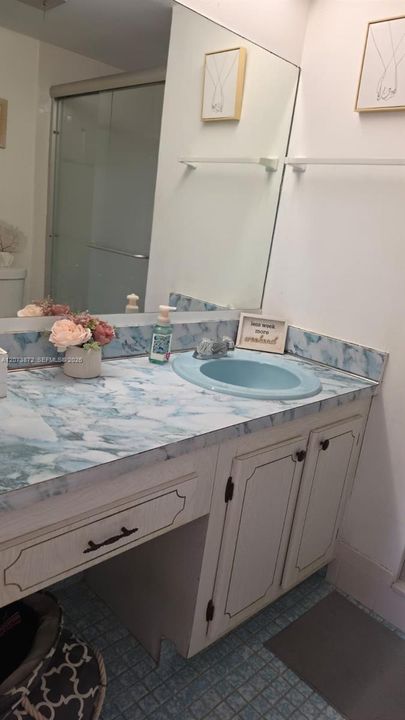 For Sale: $113,000 (2 beds, 2 baths, 850 Square Feet)