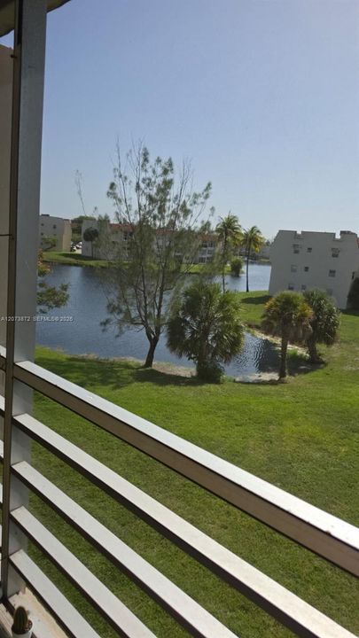 For Sale: $113,000 (2 beds, 2 baths, 850 Square Feet)