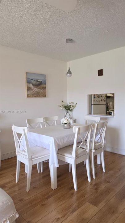 For Sale: $113,000 (2 beds, 2 baths, 850 Square Feet)