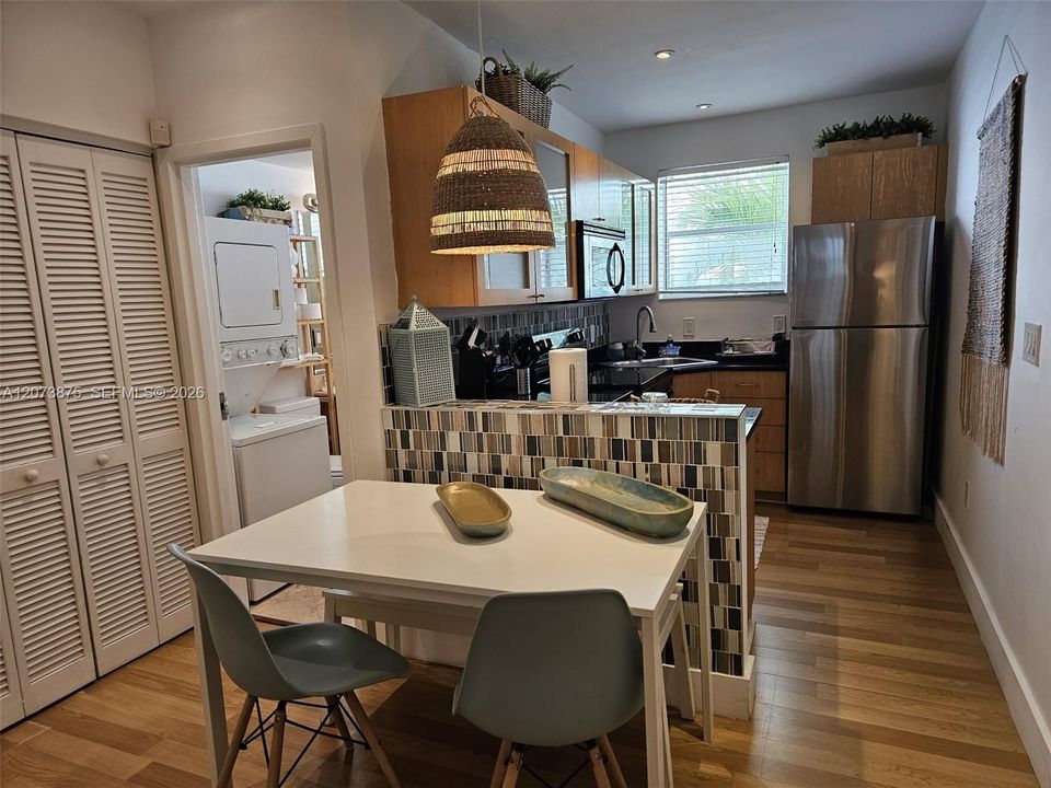 For Sale: $325,000 (0 beds, 1 baths, 414 Square Feet)