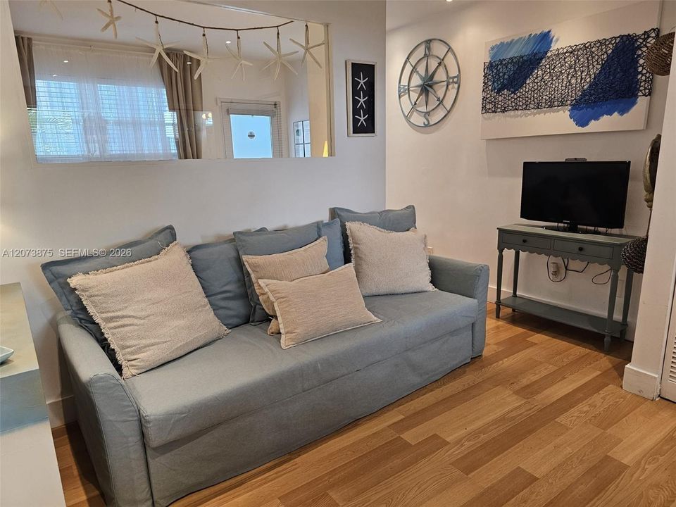 For Sale: $325,000 (0 beds, 1 baths, 414 Square Feet)