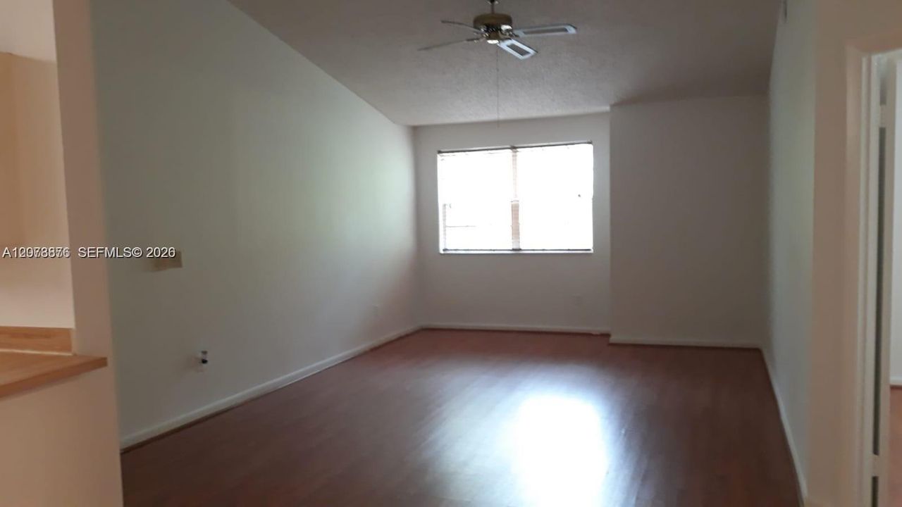 Activo con contrato: $185,000 (1 camas, 1 baños, 782 Pies cuadrados)