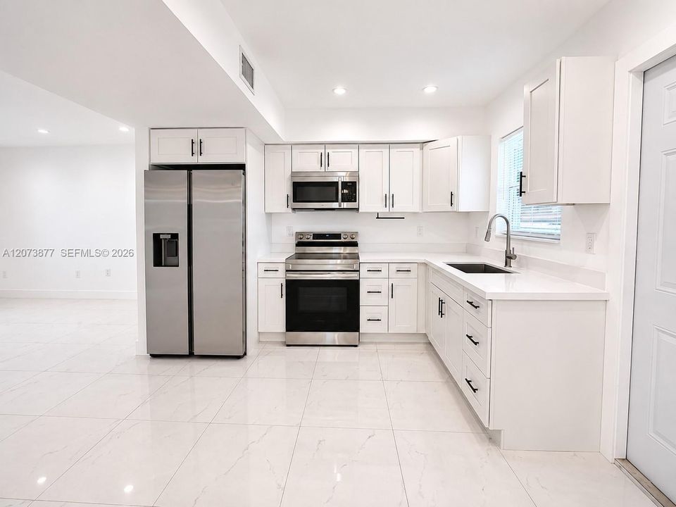На продажу: $729,000 (3 спален, 2 ванн, 1141 Квадратных фут)