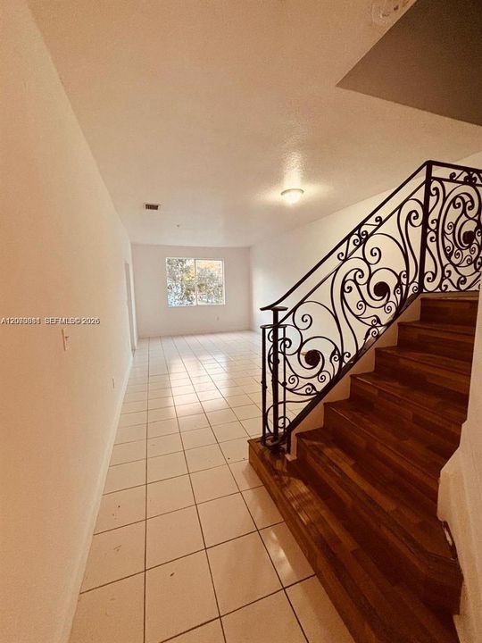 For Sale: $299,000 (2 beds, 2 baths, 1298 Square Feet)