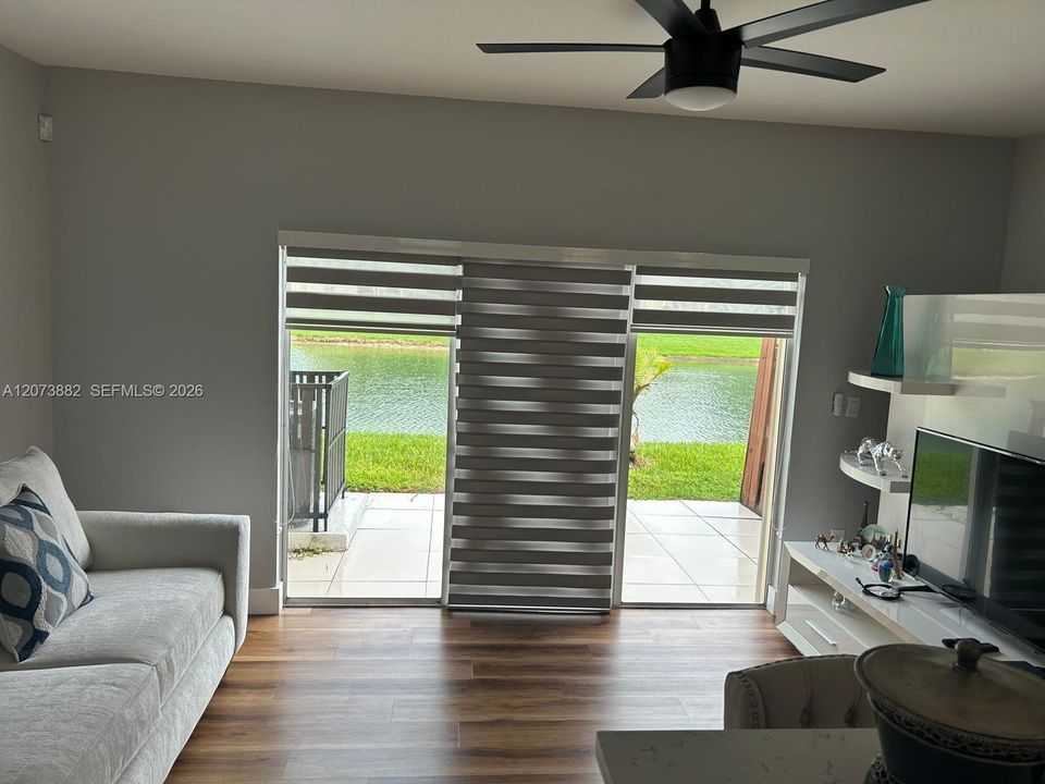 For Rent: $2,300 (3 beds, 2 baths, 1169 Square Feet)