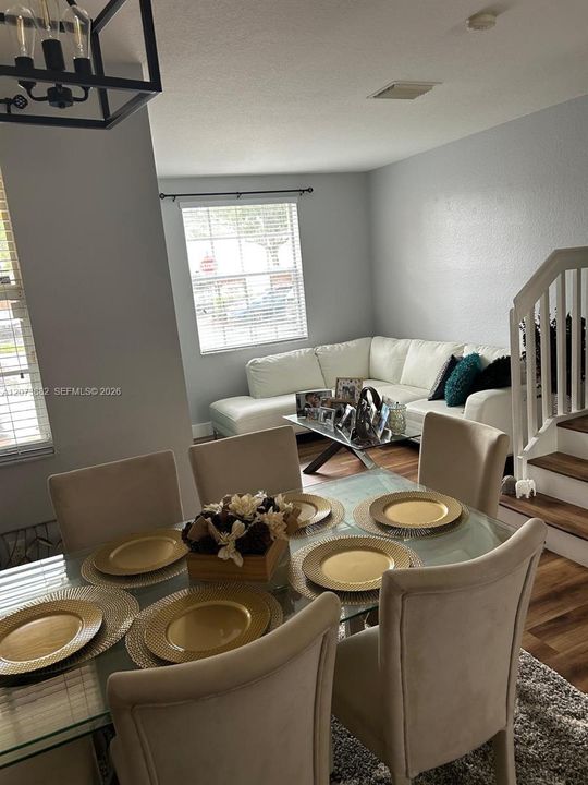 For Rent: $2,300 (3 beds, 2 baths, 1169 Square Feet)