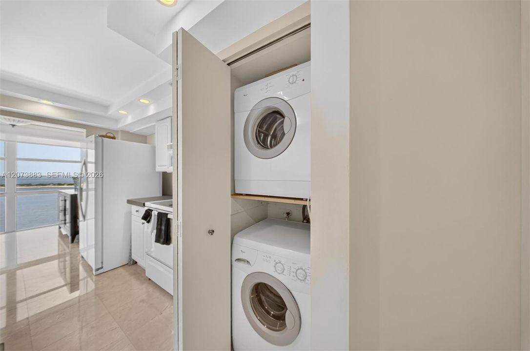 For Rent: $8,500 (3 beds, 2 baths, 1995 Square Feet)