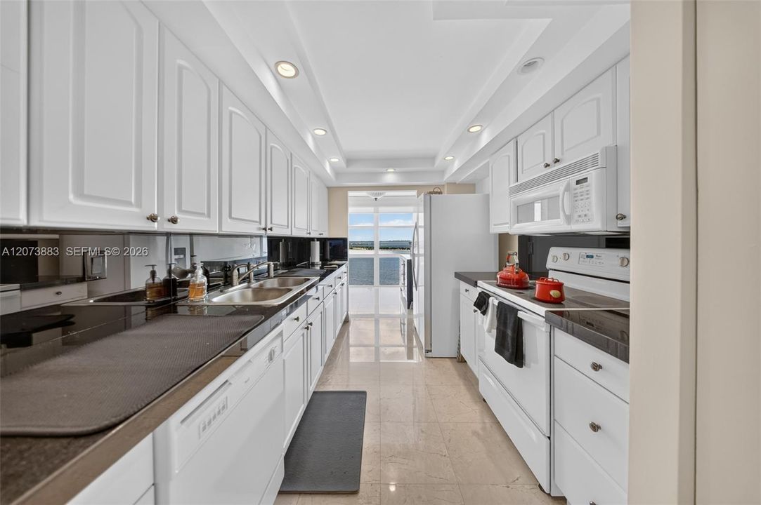 For Rent: $8,500 (3 beds, 2 baths, 1995 Square Feet)