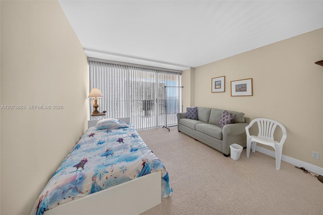 For Rent: $8,500 (3 beds, 2 baths, 1995 Square Feet)