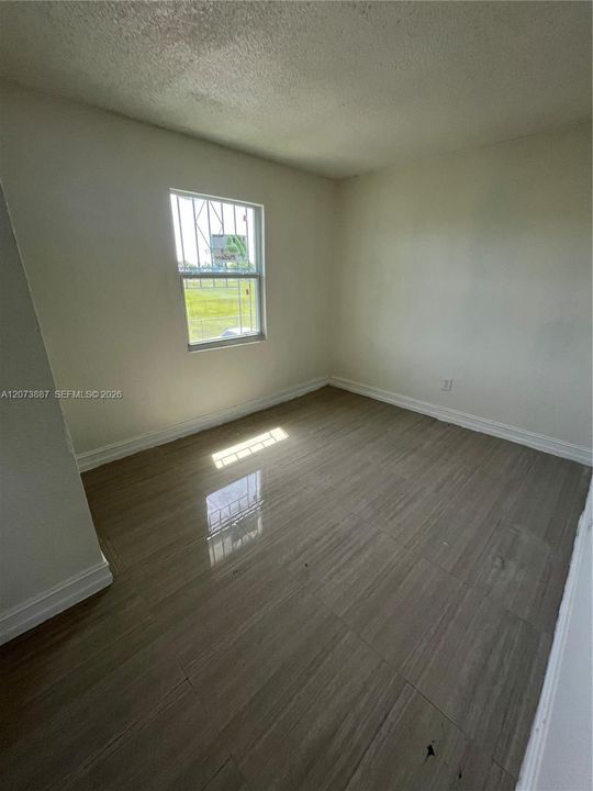 For Rent: $3,400 (4 beds, 2 baths, 1211 Square Feet)