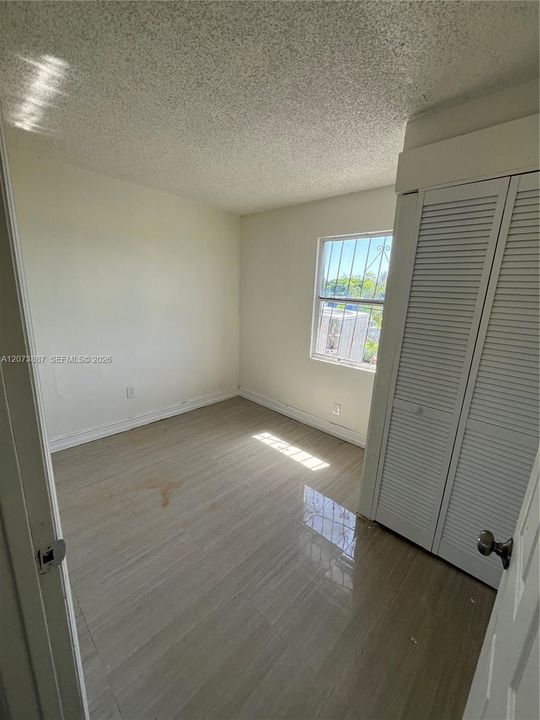 For Rent: $3,400 (4 beds, 2 baths, 1211 Square Feet)