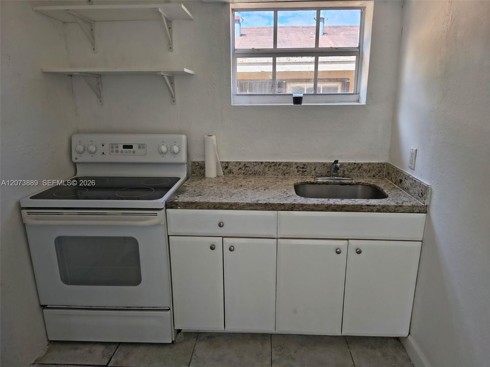 For Rent: $1,900 (2 beds, 1 baths, 1887 Square Feet)