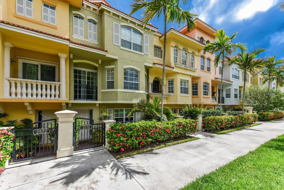 2570 Gardens Pkwy Palm Beach-large-002-0