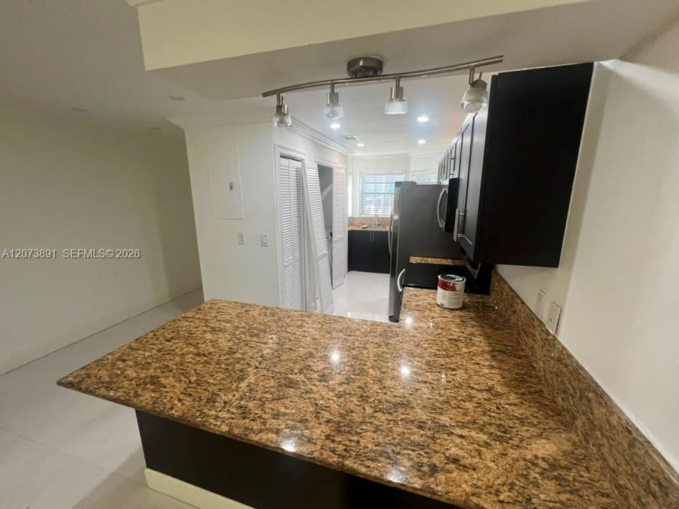 For Rent: $2,450 (2 beds, 2 baths, 1210 Square Feet)