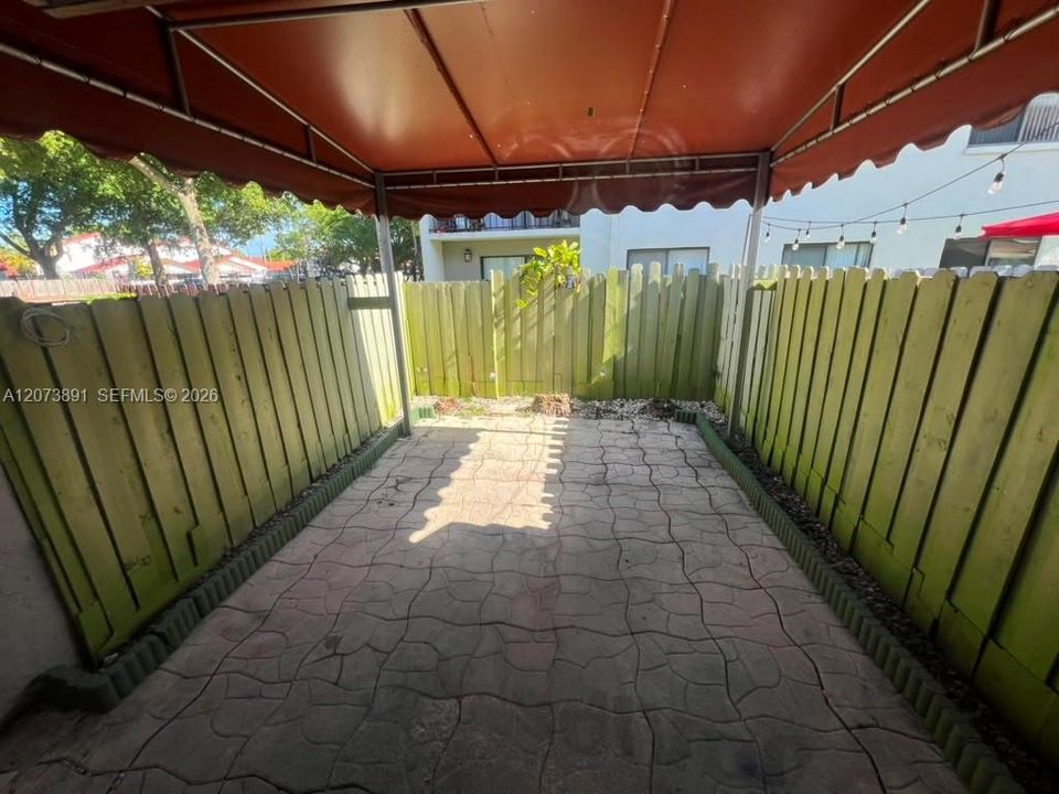 For Rent: $2,450 (2 beds, 2 baths, 1210 Square Feet)