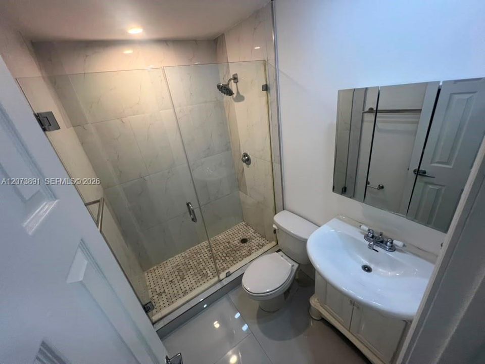 For Rent: $2,450 (2 beds, 2 baths, 1210 Square Feet)
