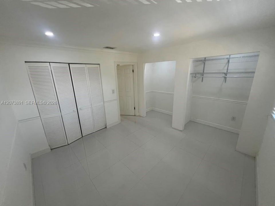 For Rent: $2,450 (2 beds, 2 baths, 1210 Square Feet)