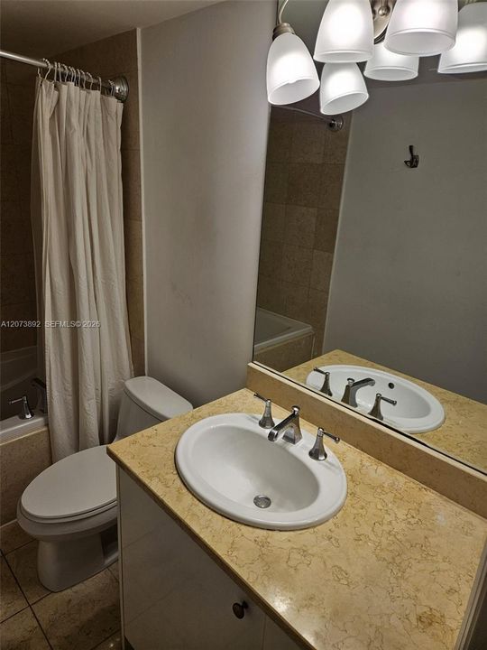 For Rent: $2,500 (1 beds, 1 baths, 914 Square Feet)