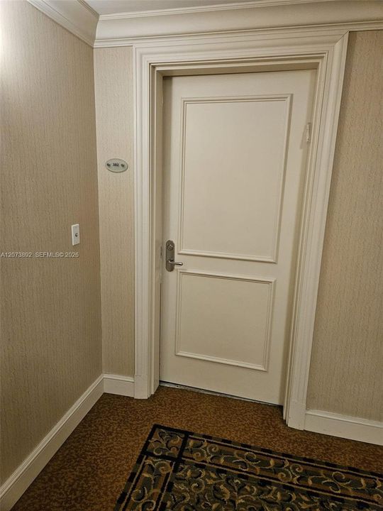 For Rent: $2,500 (1 beds, 1 baths, 914 Square Feet)