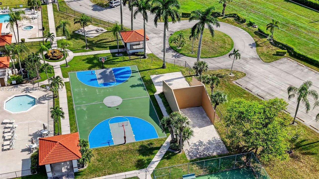 En Venta: $565,000 (3 camas, 2 baños, 1864 Pies cuadrados)