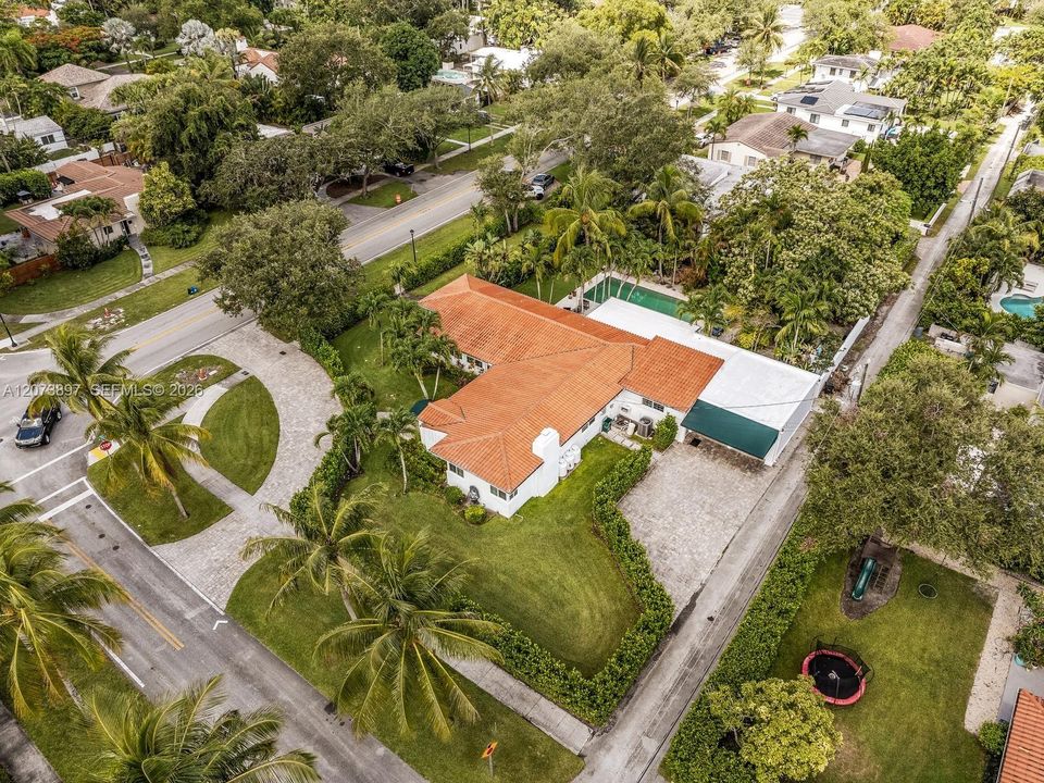 For Sale: $2,499,000 (3 beds, 3 baths, 3224 Square Feet)