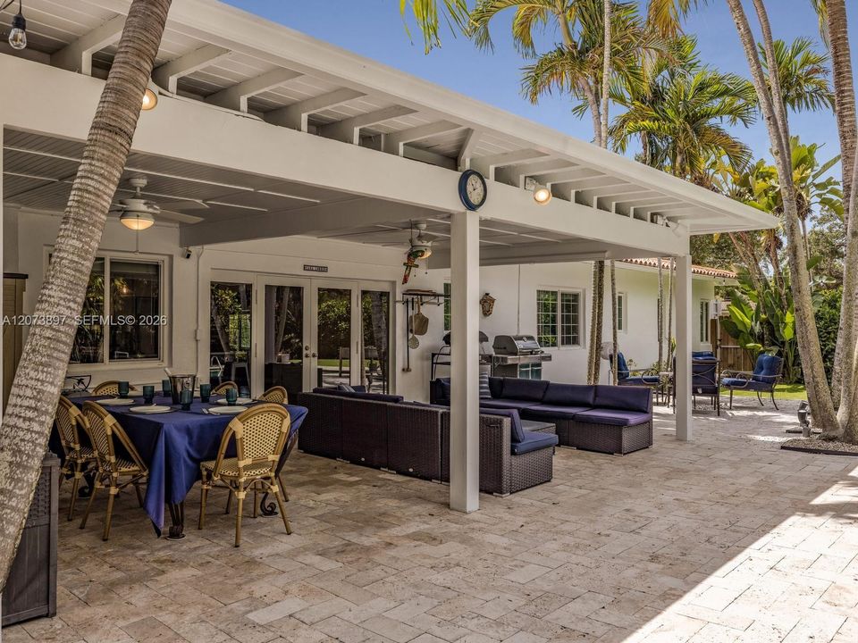 For Sale: $2,499,000 (3 beds, 3 baths, 3224 Square Feet)