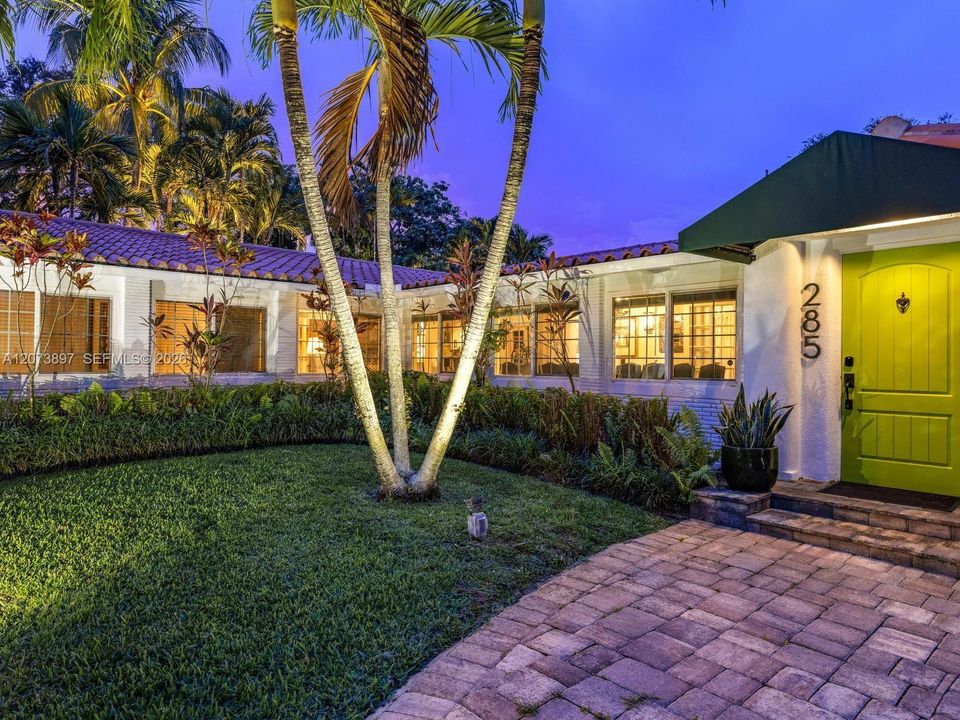 For Sale: $2,499,000 (3 beds, 3 baths, 3224 Square Feet)