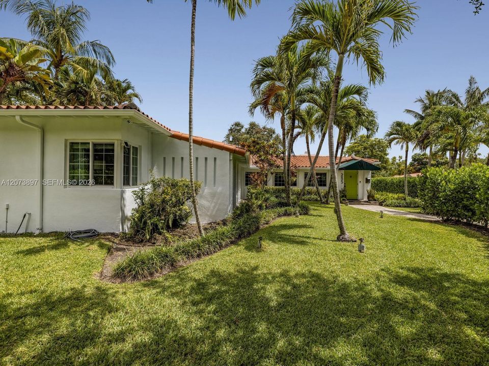 For Sale: $2,499,000 (3 beds, 3 baths, 3224 Square Feet)