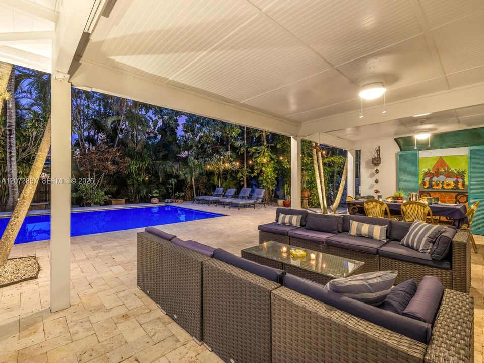 For Sale: $2,499,000 (3 beds, 3 baths, 3224 Square Feet)