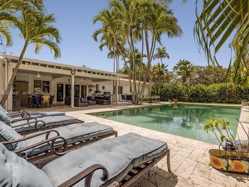 For Sale: $2,499,000 (3 beds, 3 baths, 3224 Square Feet)