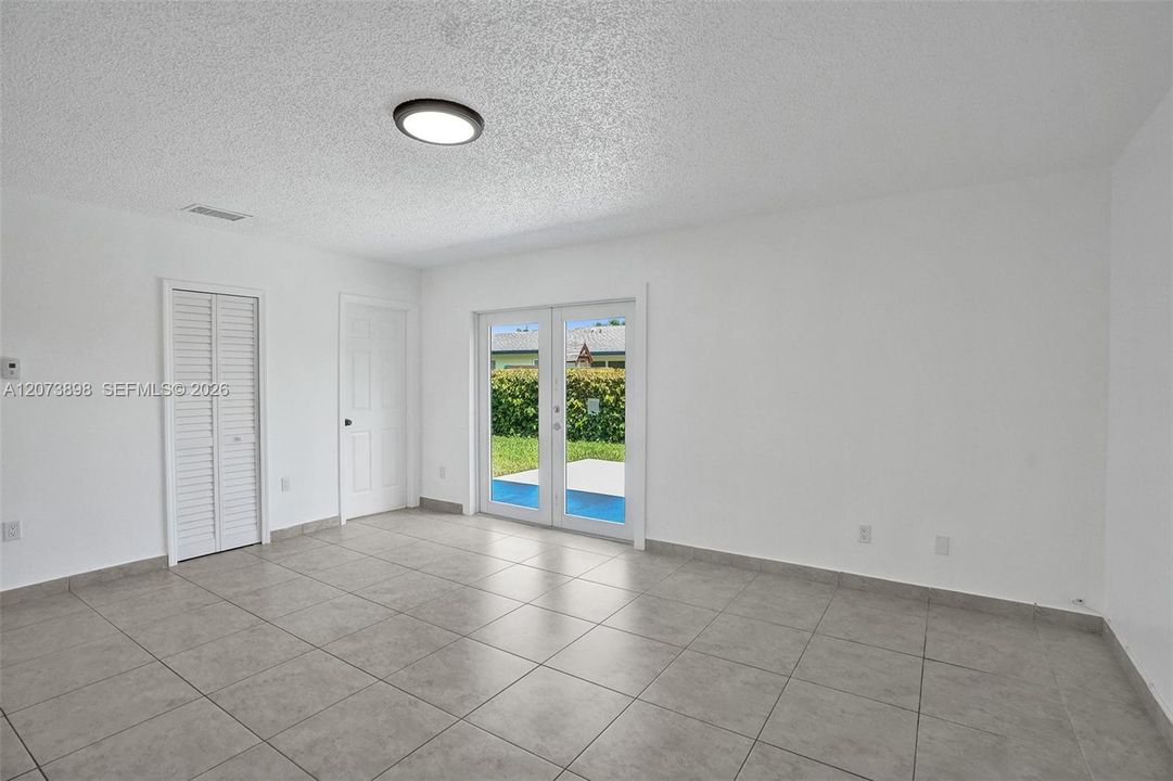 For Sale: $1,200,000 (7 beds, 4 baths, 3420 Square Feet)
