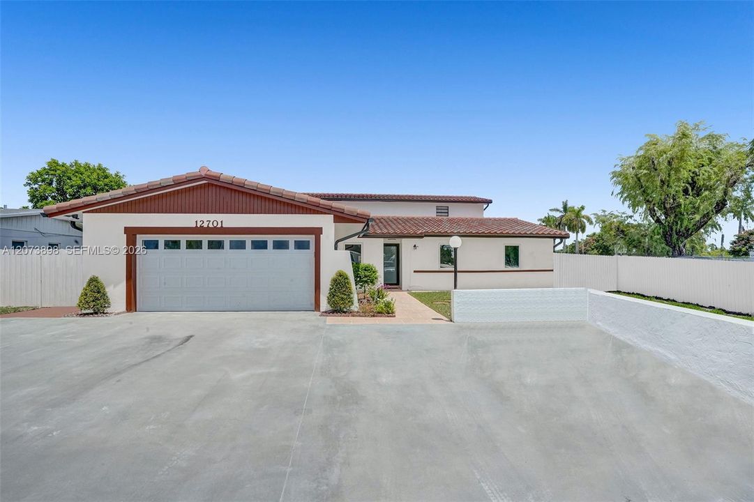 For Sale: $1,200,000 (7 beds, 4 baths, 3420 Square Feet)