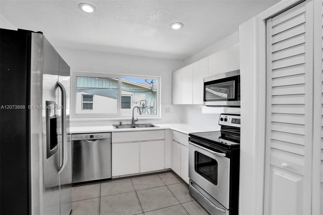 For Sale: $1,200,000 (7 beds, 4 baths, 3420 Square Feet)