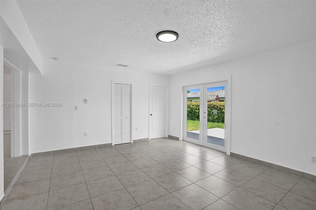 For Sale: $1,200,000 (7 beds, 4 baths, 3420 Square Feet)