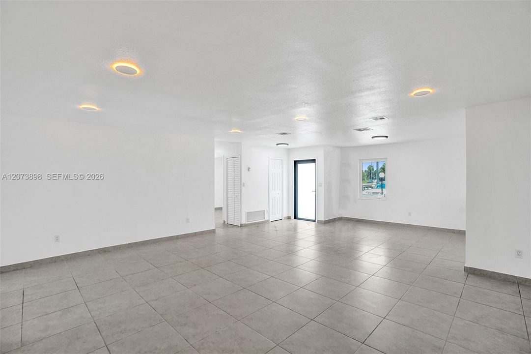For Sale: $1,200,000 (7 beds, 4 baths, 3420 Square Feet)