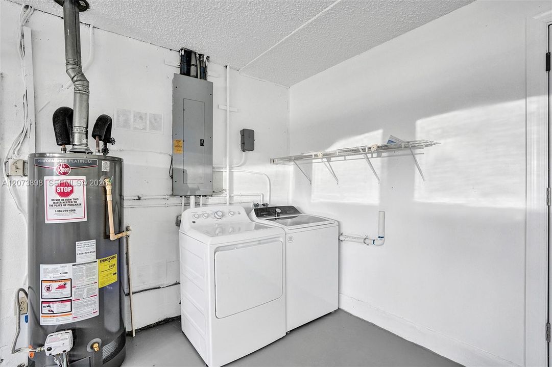 For Sale: $1,200,000 (7 beds, 4 baths, 3420 Square Feet)