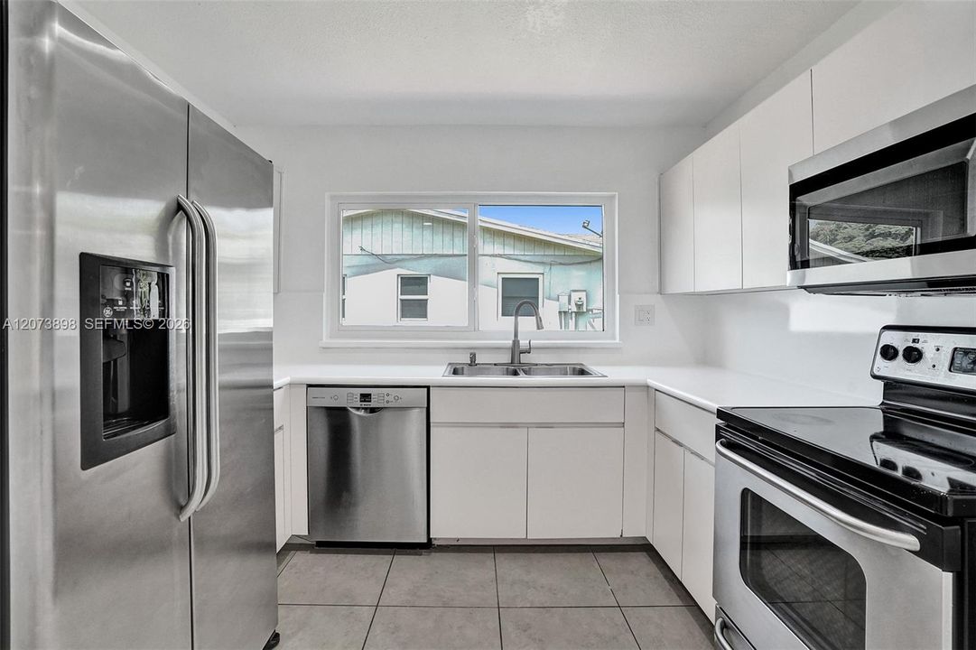 For Sale: $1,200,000 (7 beds, 4 baths, 3420 Square Feet)